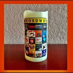 *30off3* 🕯 NWOT. Broadway Musical Theater Flameless Candle with Timer